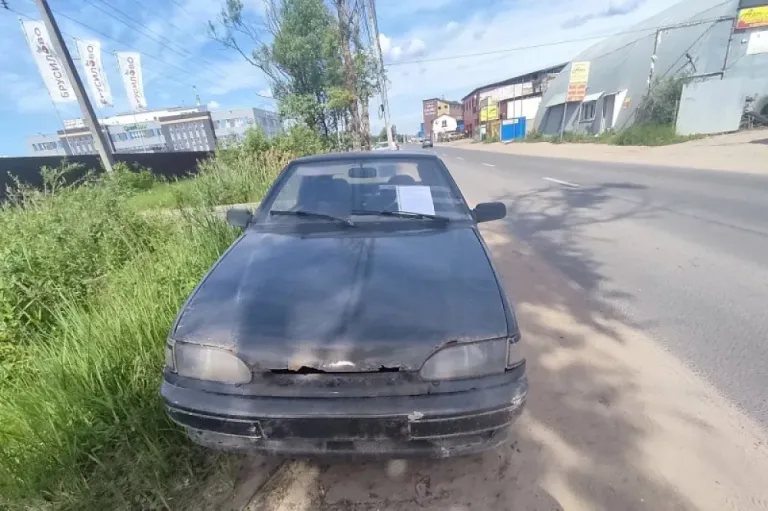 В Твери 23 октября эвакуируют брошенный ВАЗ на улице Освобождения