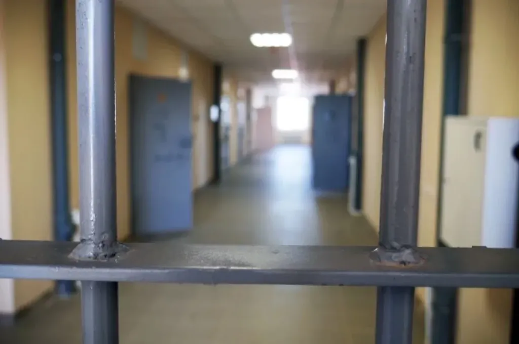 В Калининском округе женщина арестована за хулиганство в адрес скорой